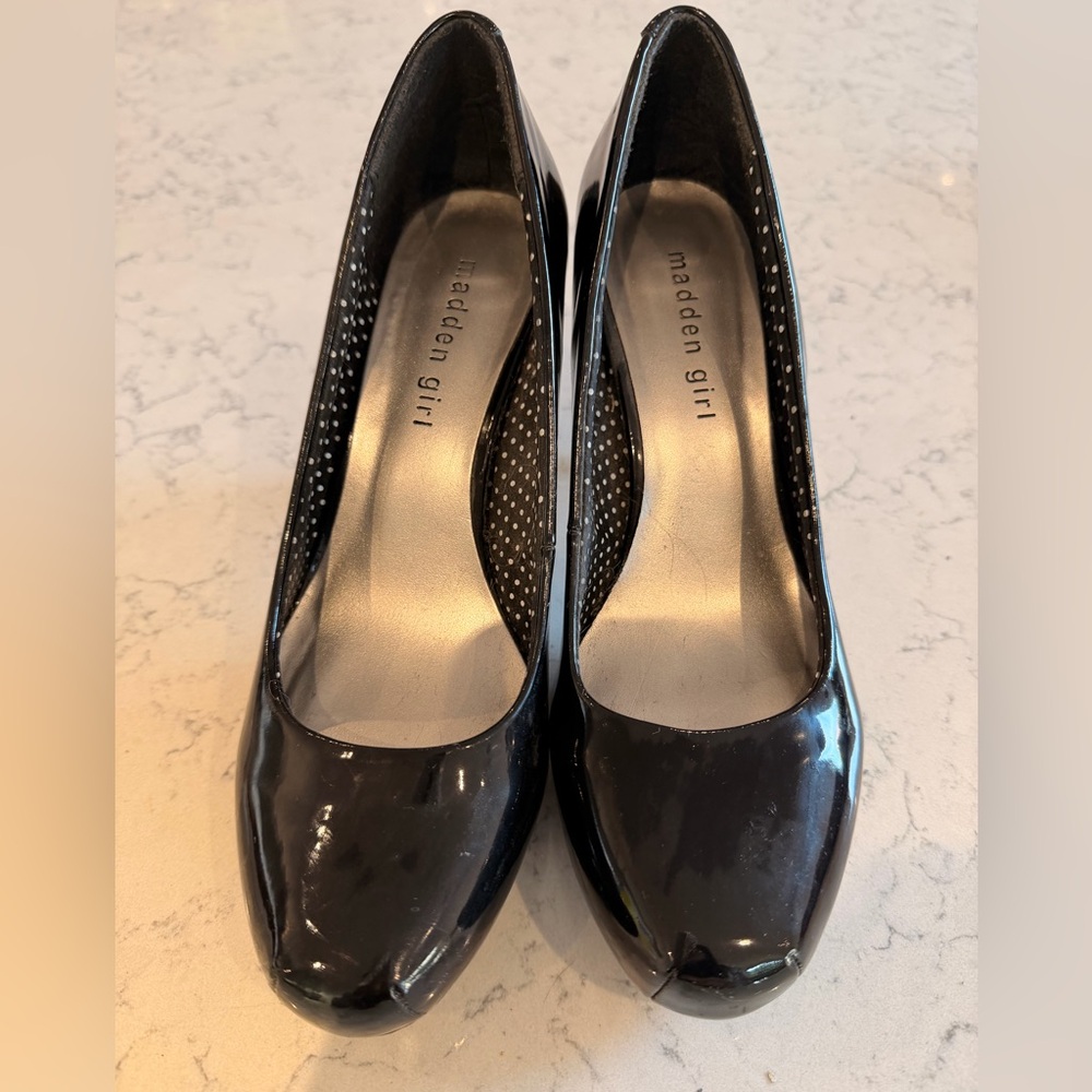 90s Madden Girl Glossy Black Heel Platforms. Size 8.